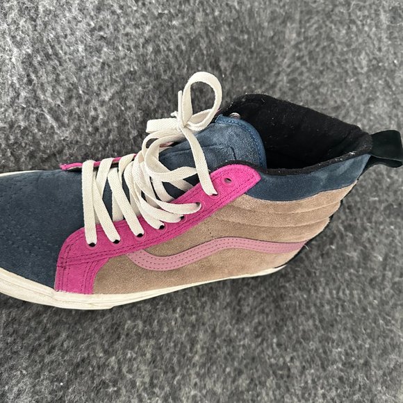 Limited Edition VANS - SK8-HI RECONSTRUCT SHOE - Picture 10 of 11